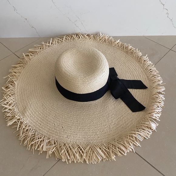 J. by J.Crew Summer Wide Brim Fringe Raw Edge Straw Beach Hat Size S/M - Picture 2 of 9